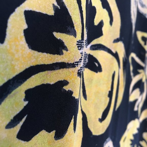 Who What Wear Top XXL Sleeveless Tank Black Yellow Floral Career Back Button - Picture 6 of 12